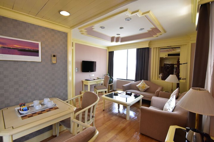 Room 45 of 76
