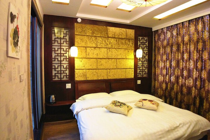 Room 5 of 24
