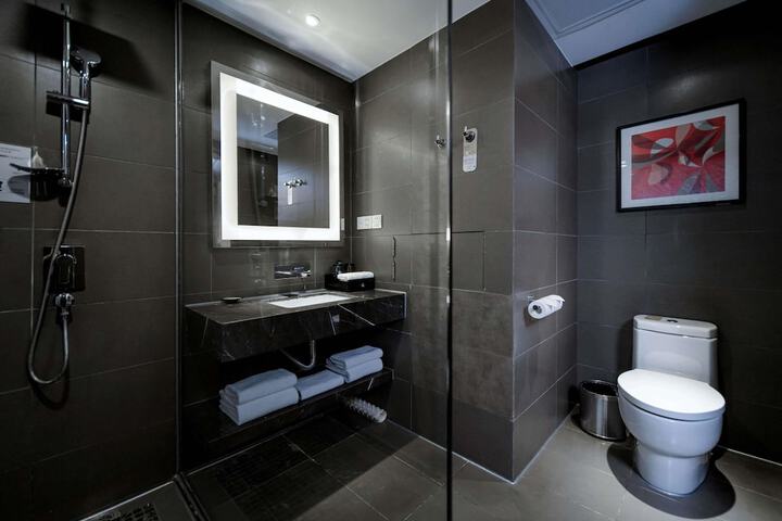 Room 70 of 183