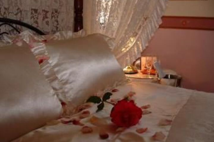 Room 6 of 19