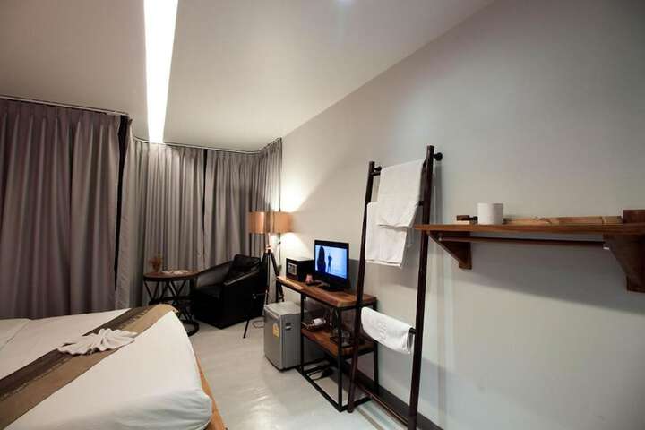 Room 10 of 60