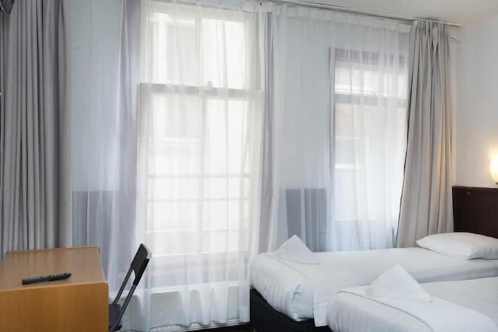 Room 7 of 23