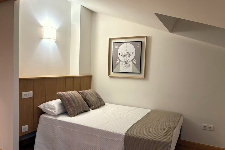 Room 17 of 32