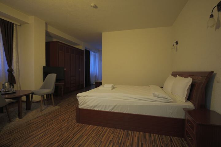 Room 36 of 84