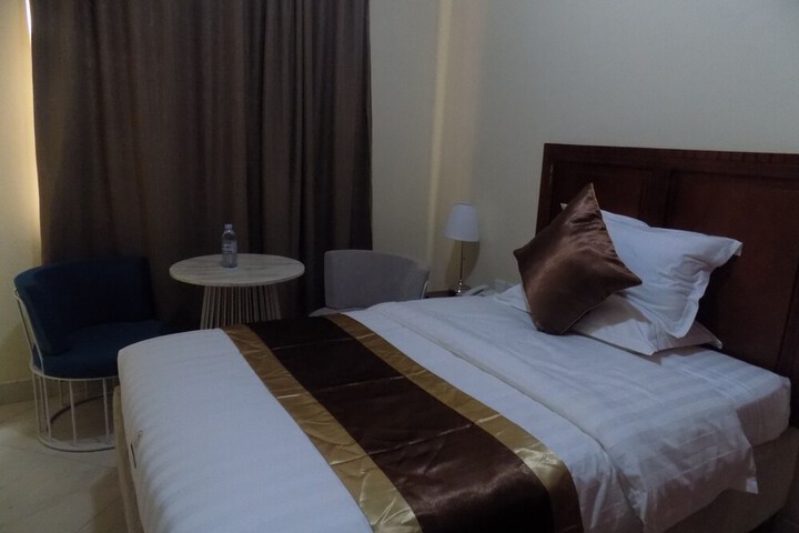 Room 4 of 41