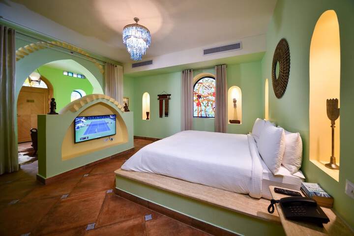 Room 8 of 72