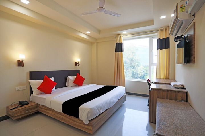 Room 6 of 24