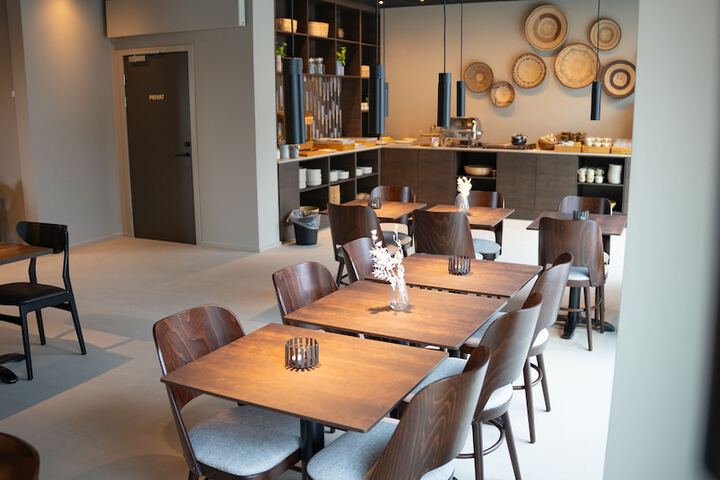 Dining 14 of 25