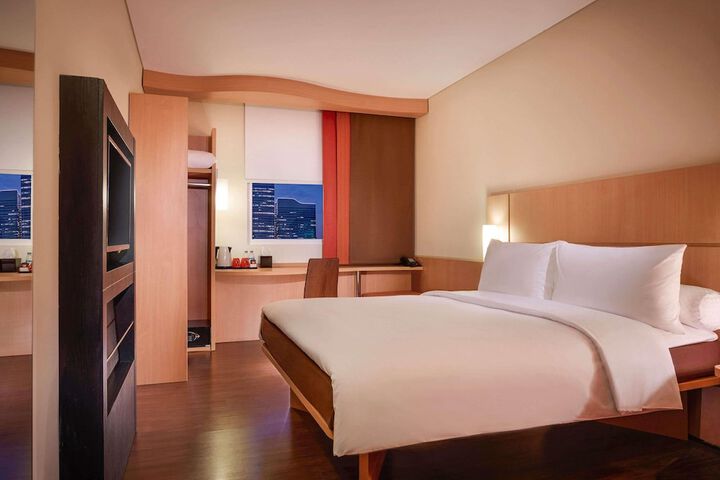 Room 15 of 49