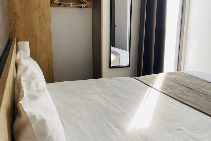 Room 11 of 51