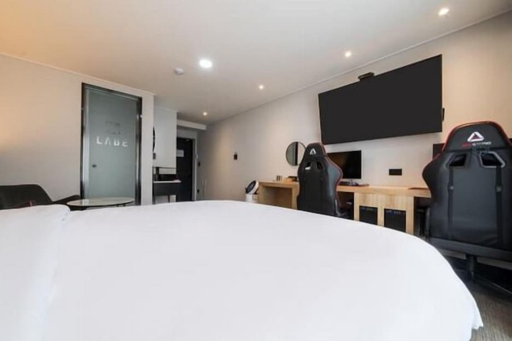 Room 25 of 67