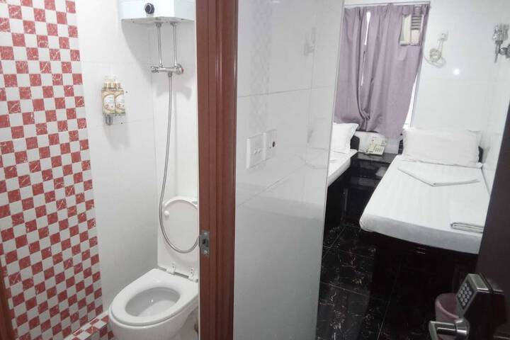 Room 45 of 48