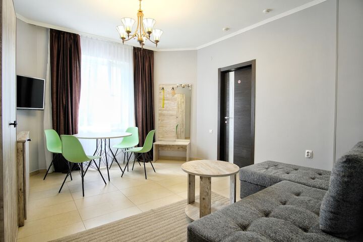 Room 16 of 44