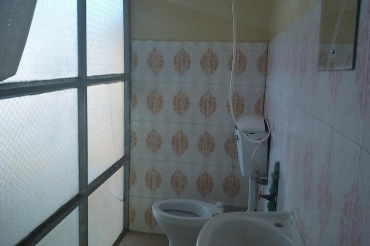 Room 10 of 14