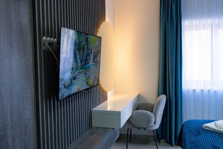 Room 6 of 55