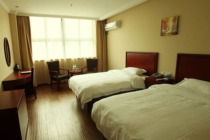 Room 7 of 66