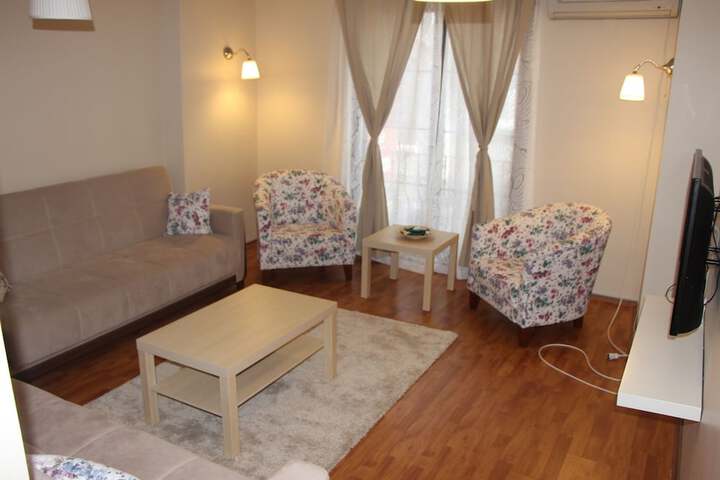 Room 4 of 37