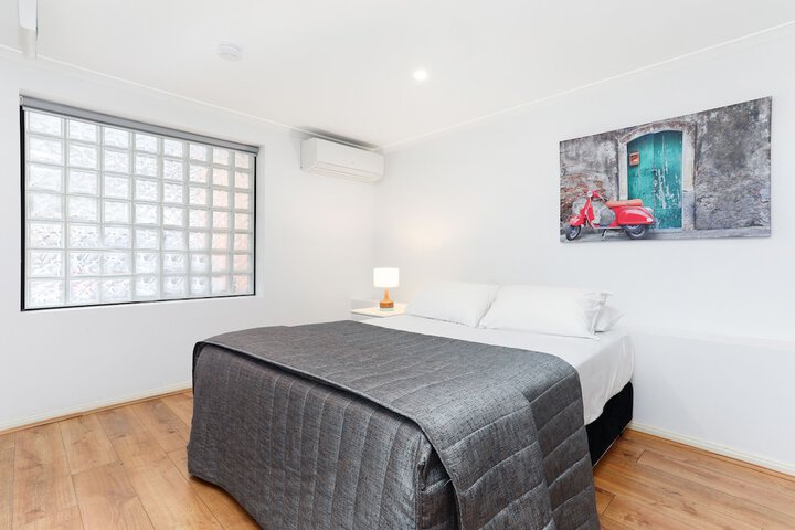 Room 2 of 42