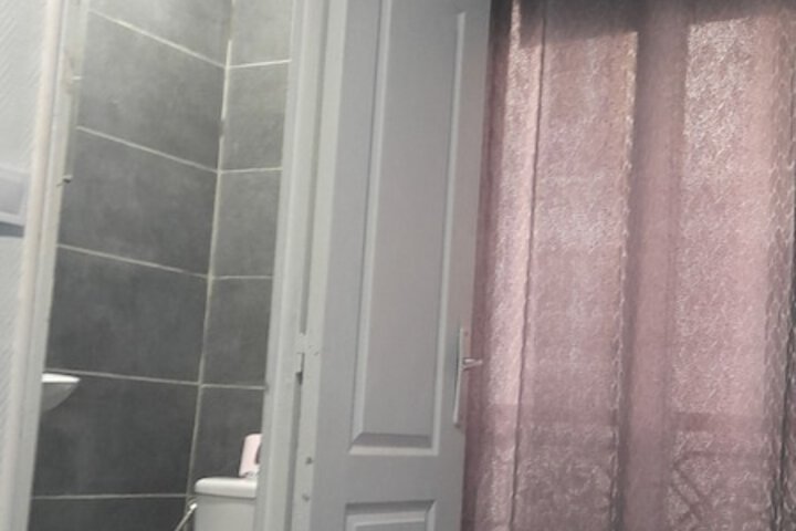 Room 2 of 18