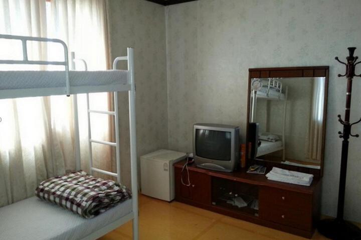 Kodakkodak Guest House - Hostel