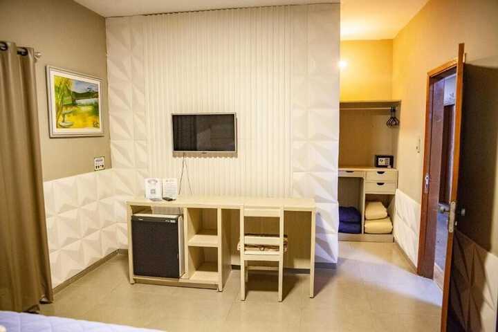 Room 6 of 79