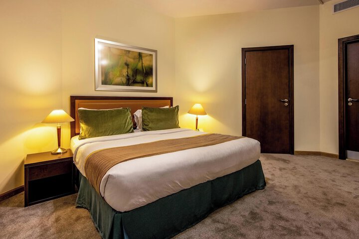 Room 27 of 133