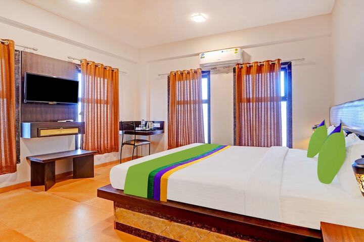 Room 20 of 34