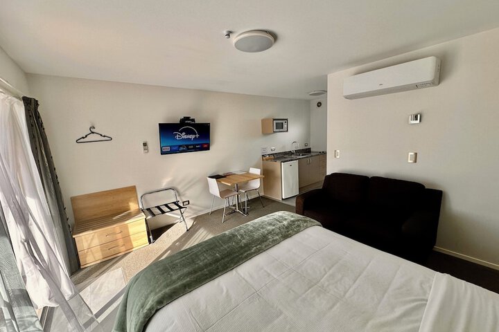 Room 6 of 64