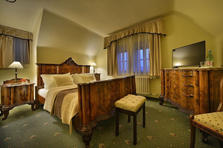 Room 13 of 113