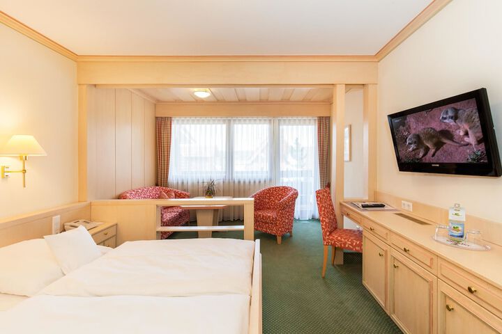 Room 3 of 140