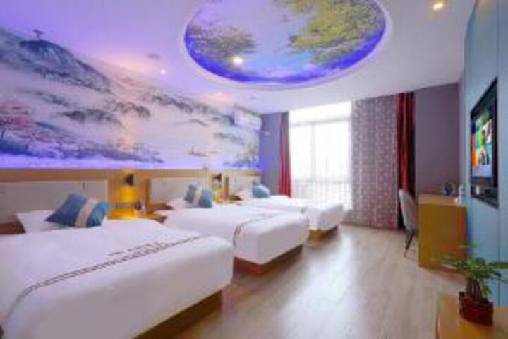 Room 6 of 7