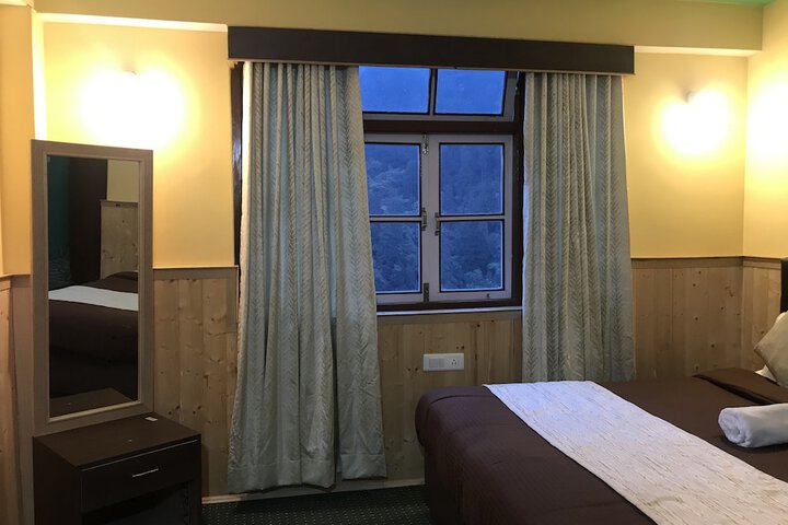 Room 25 of 65