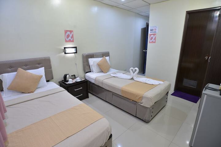 Room 9 of 36