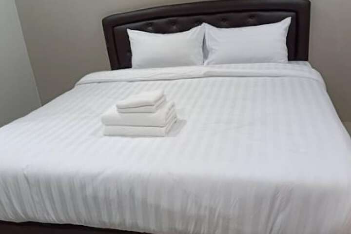 Room 3 of 10