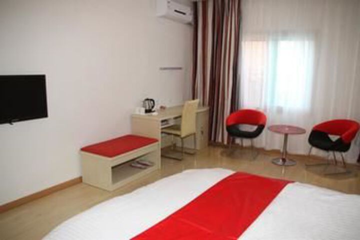 Room 7 of 34