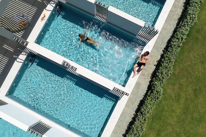 Pool 98 of 245