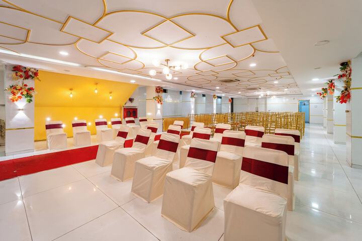 Ballroom/Hall 38 of 46