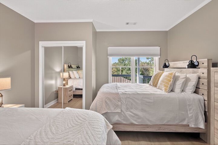 Room 21 of 120