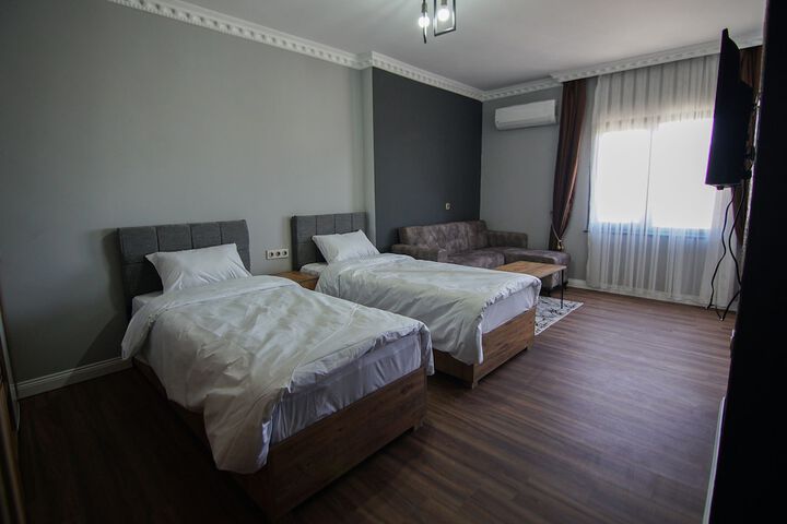Room 10 of 21