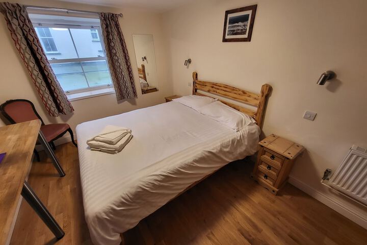 Room 9 of 24