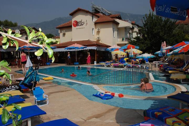 Pool 25 of 39