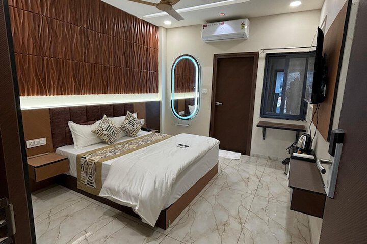 Room 17 of 19