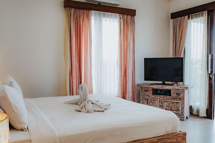 Room 15 of 102