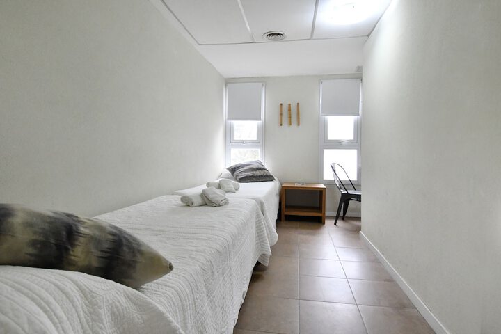 Room 18 of 118