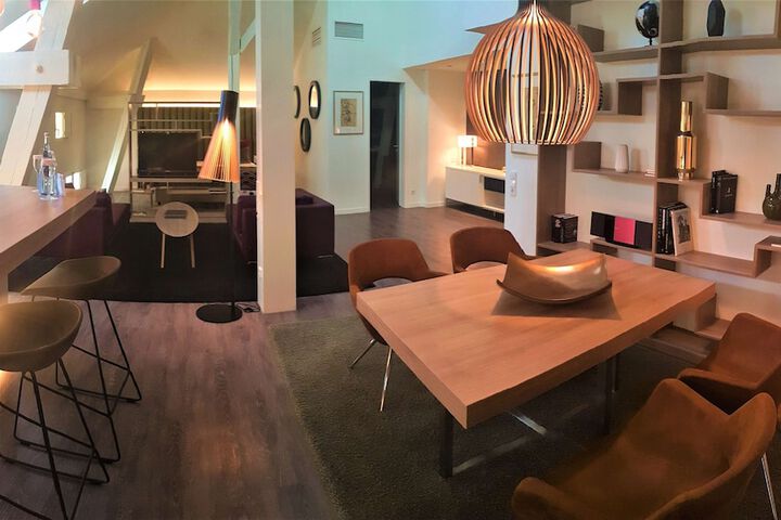 Room 27 of 71
