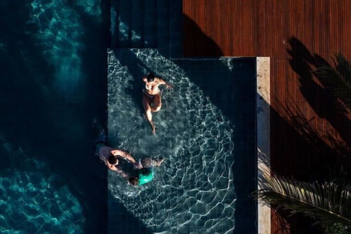 Pool 10 of 37