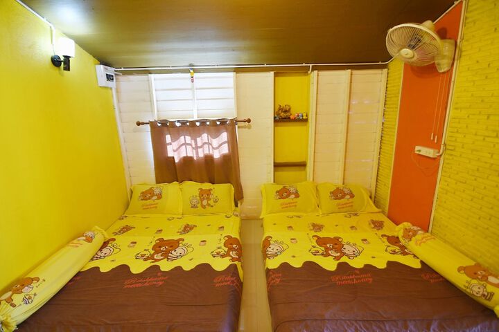 Room 25 of 38