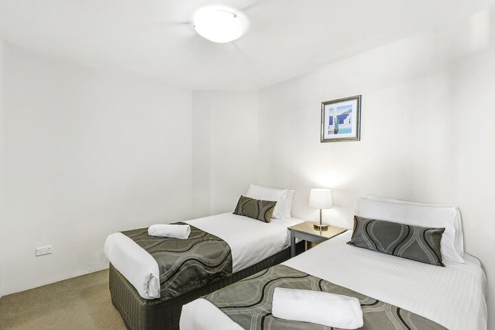Room 5 of 229
