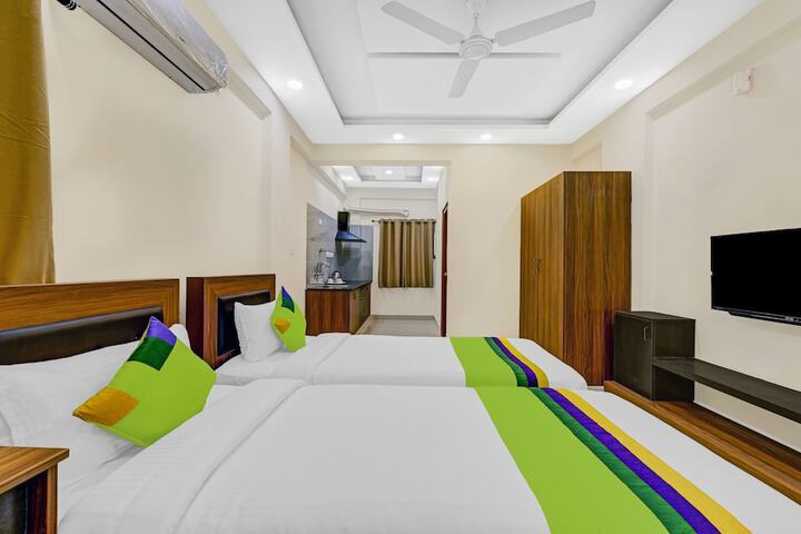 Room 7 of 25