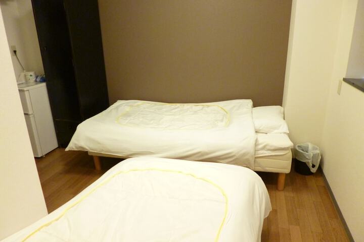 Room 16 of 110